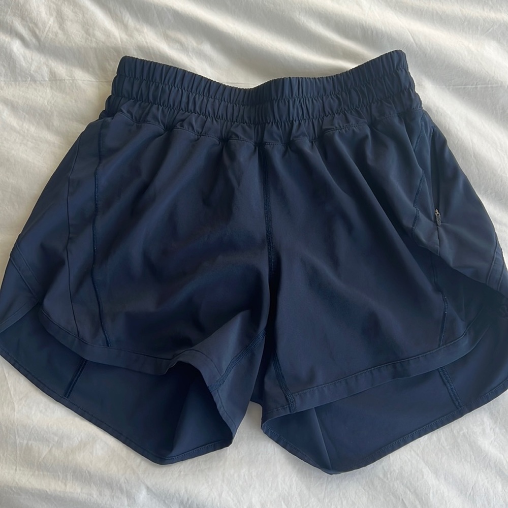 Lululemon track that mid-rise lines short- 5inch - navy